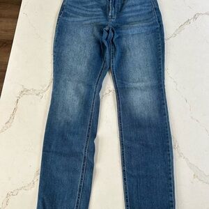 Old Navy High Rise Wow Straight Jeans Size 6 Medium Wash